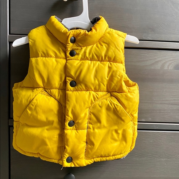 Gap Kids Puffer Vest 12-18 months - Picture 3 of 6